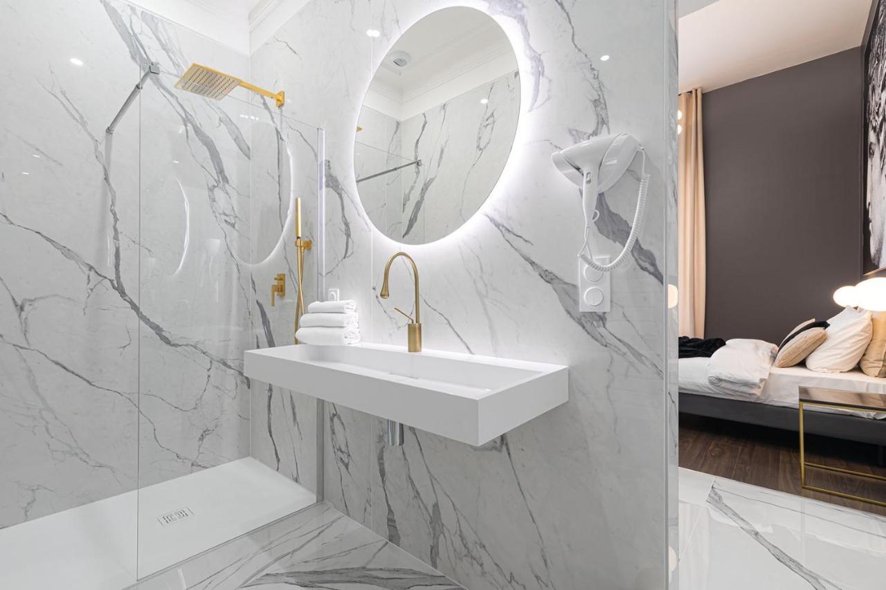 Apartment Legend Majestic - Baignoire Chaussure - Tv Miroir - Parking Prive Gratuit Macon